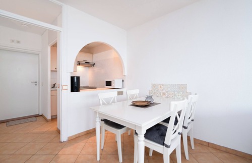 Sierksdorf Apartment | Ideal Getaway: Poolside Retreat Near Hansapark & Beach