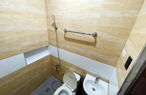 Cagayan de Oro Apartment | Inviting 3BR House with Netflix, Wifi & Balcony Awaits