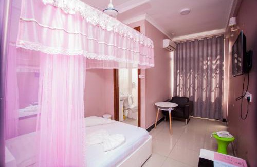 Ukonga Bed & Breakfast | Welcoming B10 Airport Lodge: Pet-Friendly & Family Amenities