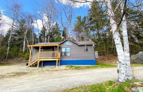 Twin Mountain House | Cozy Tiny Home with AC & Mountain Views Near Skiing