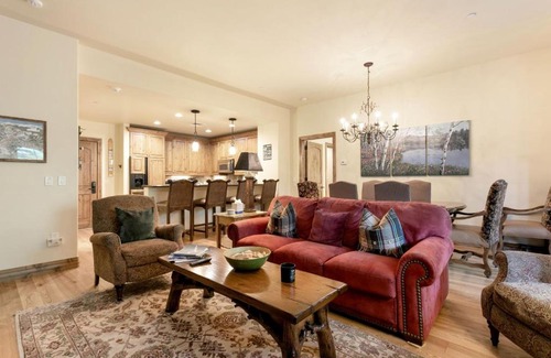 Avon Apartment | Experience B107 Beaver Creek Landing: 4-Star Comfort & Amenities