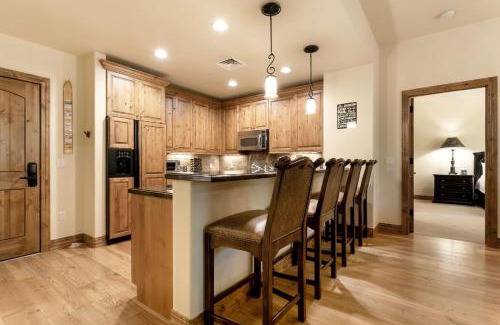 Avon Apartment | Experience B107 Beaver Creek Landing: 4-Star Comfort & Amenities