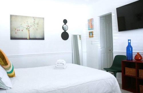 Edgewater Apartment | B11 Design District Studio Short drive 2 beach