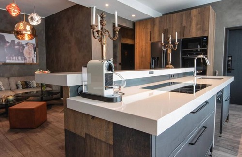 Downtown Apartment | Discover B14: Unique Downtown Apartment with Breakfast