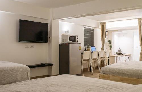 Bang Sue Apartment | Comfortable B2 Large with Full Kitchen Near MRT Bangson