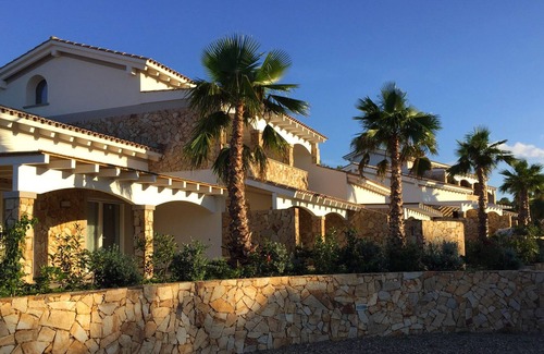 Porto Pino Villa | Relaxing Villa with Pool and Spa in Prime Location