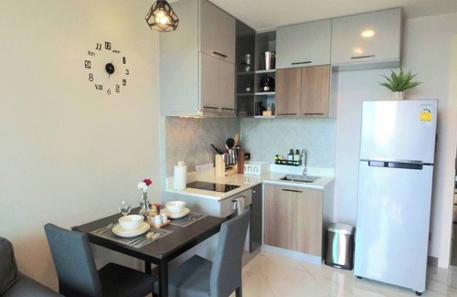 Ao Nang Apartment | Serene Sea View 1 Bedroom Steps from Ao Nang Beach