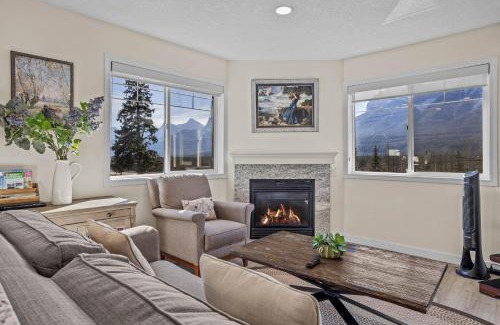 Harvie Heights Apartment | Relax at B212: Hot Tub, AC, Parking near Banff Gate