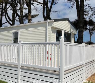 Brixham Resort | Pet-Friendly Getaway at B3 Sunny Tides - Rated 9.2/10