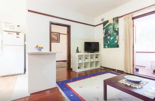 Crawley Apartment | Prime Location by Swan River, Rated 9.6/10 with Pool