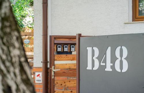 Torokbalint House | Pet-Friendly B48 Bigflat: Rated 9.5/10 for Families