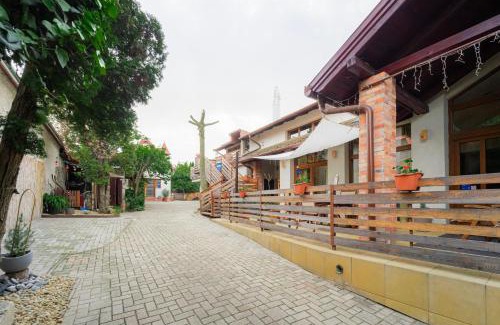 Torokbalint House | Pet-Friendly B48 Bigflat: Rated 9.5/10 for Families