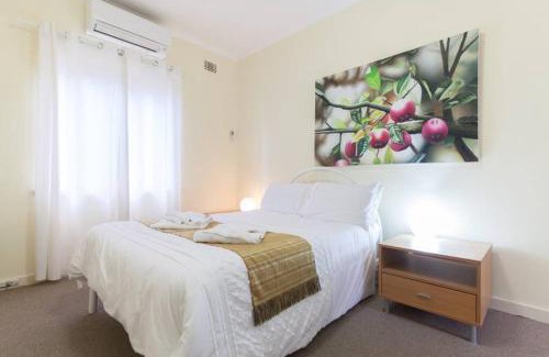 Crawley Apartment | Cozy B5 Crawley Apartment near UWA - Guest Rated 9.2/10