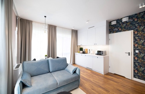 Siekierki Apartment | Family-Friendly B85 Suites with Kitchen and Breakfast Included