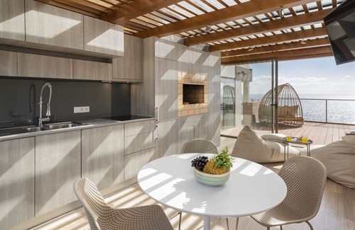 Sao Martinho Apartment | Elegant Baía I Apartment with Pool and Spa Amenities