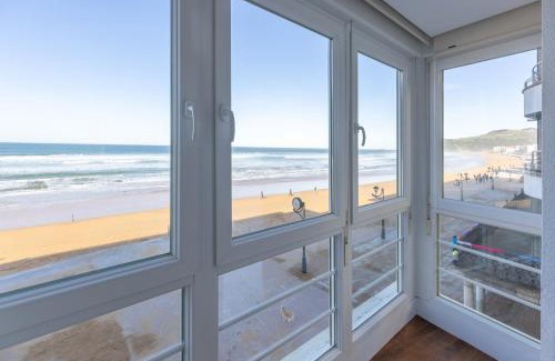 Zarautz Apartment | Beachfront Escape with Ocean View in Zarautz - 4 Star