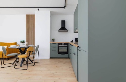 Katowice Apartment | Modern Apartment with Kitchen & Pet-Friendly in Bażantowa