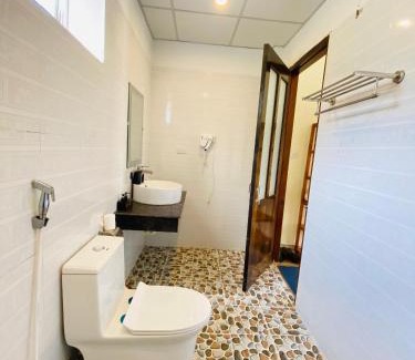 Nam Mau Hotel | Discover Ba Be Legend Hotel: Family-Friendly & Highly Rated