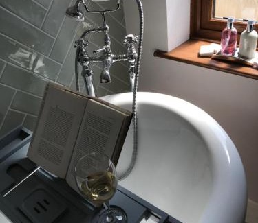St Mary's Bay House | Ocean View Baa Lamb Cottage - Guest Rated 9/10