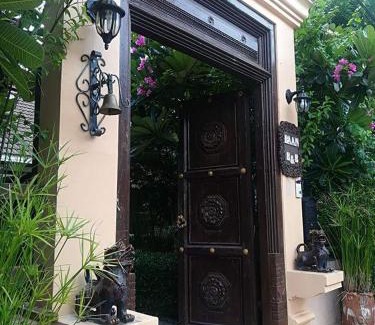 Mueang Kao Bed & Breakfast | Discover Baan B&B Sukhothai: Family-Friendly Getaway