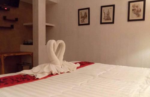 Mueang Kao Bed & Breakfast | Discover Baan B&B Sukhothai: Family-Friendly Getaway