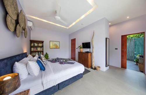 Thong Krut Villa | Discover Baan Bua: Oceanfront Bliss with Pool Access