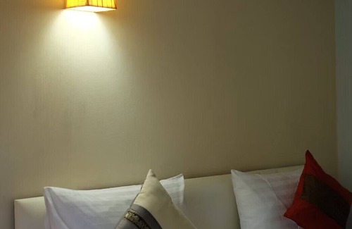 Thong Sala Hotel | Cozy Baan Busaba Hotel with Pool & Child-Friendly Amenities