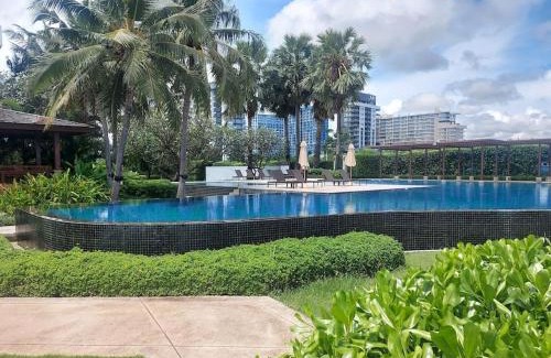 Cha-am Apartment | Modern 2-Bedroom Baan Chan Talay with Oceanfront Pool