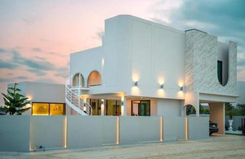Cha-am Villa | Relax at Baan Charoenjai Poolvilla with Ocean Views