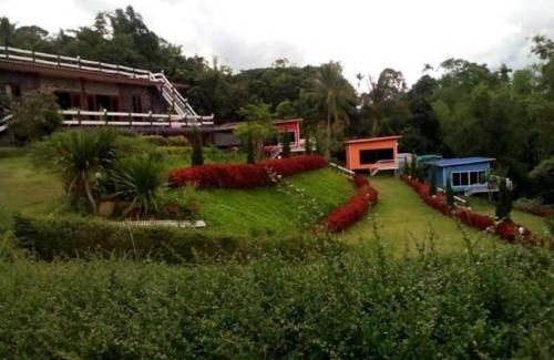Sado Phong Resort | Budget-Friendly Baan Chuthamanee with Pool & Breakfast