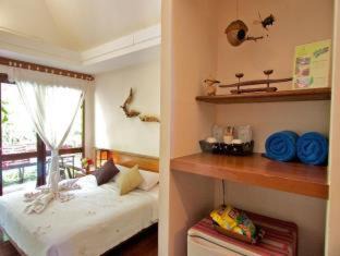 Khao Takiab Resort | Inviting Baan Duangkaew Resort: Kid-Friendly with Pool Access