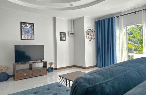 Pa Sang House | Discover Baan Fah Chiang Rai: Pet-Friendly Family Retreat
