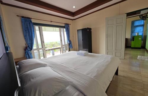 Tha Kham Resort | Kid-Friendly Baan Khao Noi Resort with Top Guest Ratings