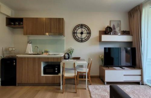 Mu Si Apartment | Cozy Baan Khaoyai: 4-Star Oceanfront Retreat with Pool