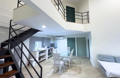 Bang Rak Apartment | Comfortable Silom Apartment Near BTS with WiFi and Netflix