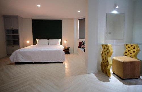 Bang Rak Apartment | Comfortable Silom Apartment Near BTS with WiFi and Netflix