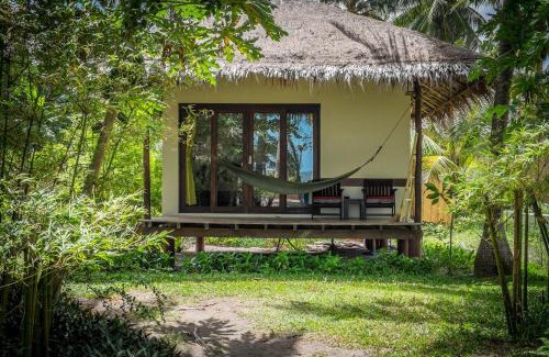 Thong Sala Resort | Relax at Baan Manali Resort: Oceanfront Bliss Awaits