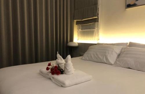 Hin Lek Fai Villa | Discover Baan Monte1: Pet-Friendly Oasis with Ocean Views