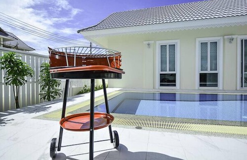 Hua Hin Apartment | Relax at Baan Nice Breeze Hua Hin with Private Pool Access