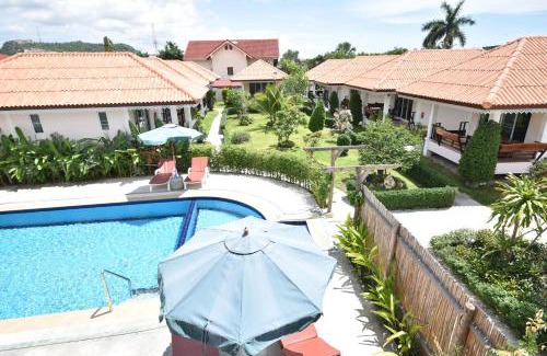 Hua Hin Resort | Family-Friendly Baan Opun Garden Resort with Pool & Hot Tub