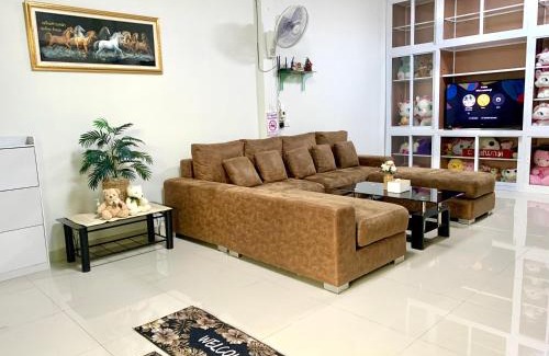 Kho Hong House | Pet-Friendly Haven at BAAN OZONE HY2 for Family Getaways