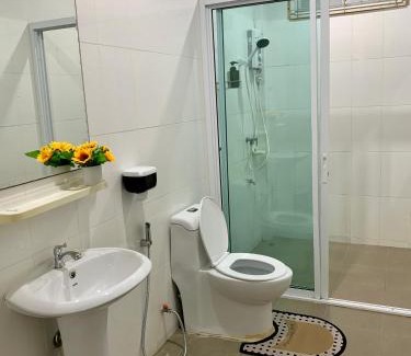Kho Hong House | Pet-Friendly Haven at BAAN OZONE HY2 for Family Getaways