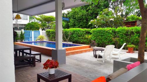 Pak Nam Pran House | Relax at Baan Pare: Pet-Friendly Oceanfront Oasis