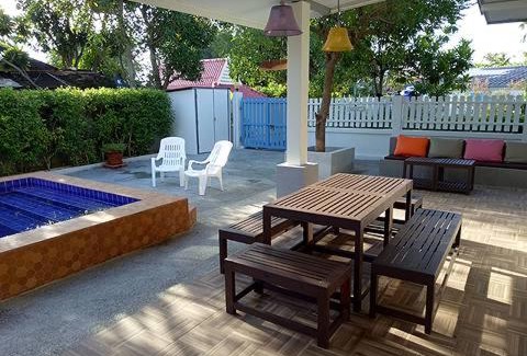 Pak Nam Pran House | Relax at Baan Pare: Pet-Friendly Oceanfront Oasis
