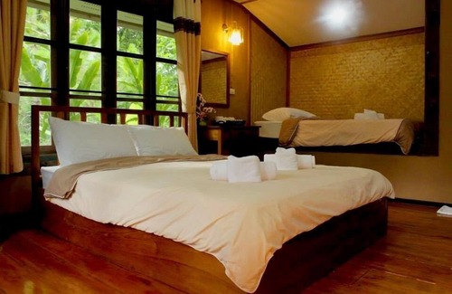 Chong Kham Hotel | Budget-Friendly Baan Phuthadol: Family-Savvy Comforts Await