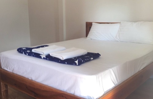 Chiang Khan Hotel | Cozy Baan Plernphat 2 with Kitchen Amenities Await You