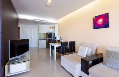 Khao Takiab Apartment | Relaxing Baan PooLom 2-Bedroom Apt with Ocean View