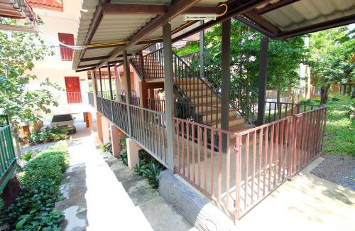 Phaya Yen House | Discover Guest Houses in Phayayen, Thailand with Breakfast