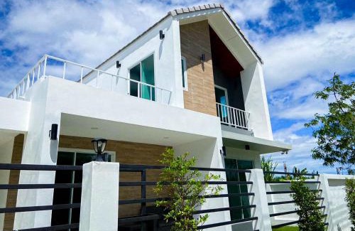 Hin Lek Fai Resort | Relax at Baan Rabiengkao Hua Hin with Pool & Family Amenities