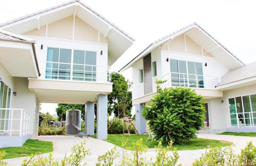 Hin Lek Fai Resort | Relax at Baan Rabiengkao Hua Hin with Pool & Family Amenities